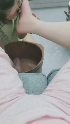 【网盘】【清见】家务女奴专场/舔脚/夹舌头 bf8796