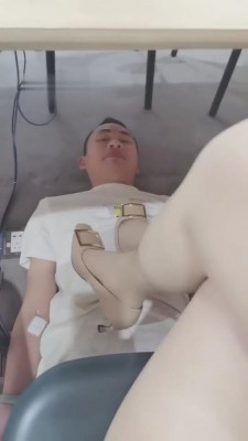 【网盘】【药神】剧情-公司双s脚踩两奴 bf8803