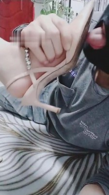 【网盘】【魔鬼天使】抽贱狗500耳光 bf8795