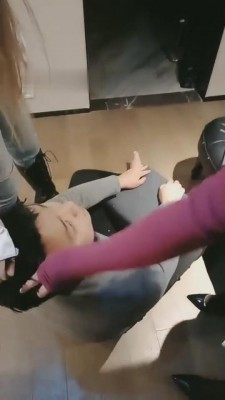 【网盘】【三三】校园霸凌-3位富家女欺负穷同学 bf8978