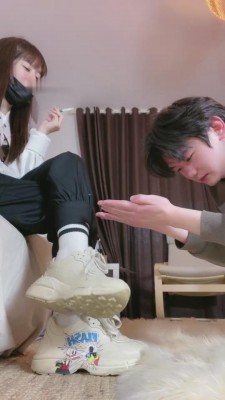 【网盘】【风吟女神】强迫吃烟灰/舔超脏鞋底 bf8666