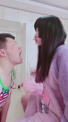 【网盘】【兔粉粉】王室的女人（晨起伺候） bf10081