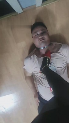 【网盘】【重庆仙儿】骑马遛狗/高跟全体重踩踏 bf10204