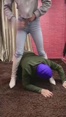 【网盘】【暴力美学】白靴提档骑马/滴蜡/蛇鞭鞭打/裸足窒息 bf10238