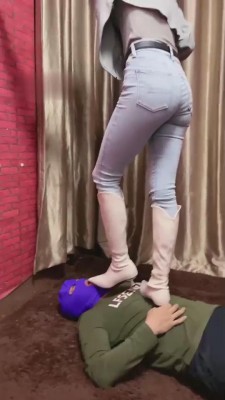 【网盘】【暴力美学】白靴提档骑马/滴蜡/蛇鞭鞭打/裸足窒息 bf10238