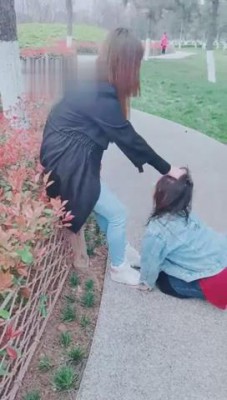 【网盘】【梦幻大大】户外玩弄骚母狗 bf10260