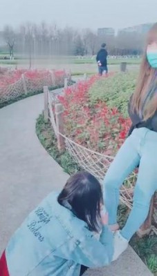 【网盘】【梦幻大大】户外玩弄骚母狗 bf10260