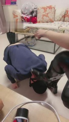 【网盘】【初见】舔鞋/狗盘喂食/鞋油/圣水混合 bf10266