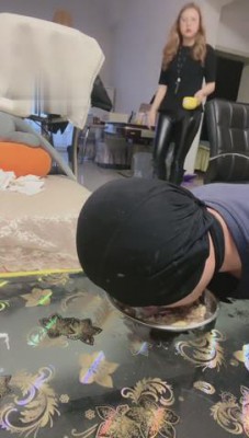 【网盘】【初见】舔鞋/狗盘喂食/鞋油/圣水混合 bf10266