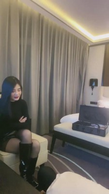 【网盘】【C皇】白领黑丝恋足调 bf10302