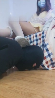 【网盘】【关关】脏小白鞋白丝重度刑虐 bf10318