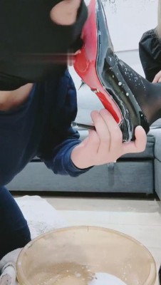 【网盘】【一茶】抓到一只偷鞋狗惩罚 bf10009