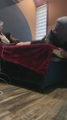 【网盘】【微微S】继父居然喜欢舔脏鞋臭脚 bf10517