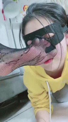 【网盘】【美离子】母狗舔脚能流一地口水 bf10533