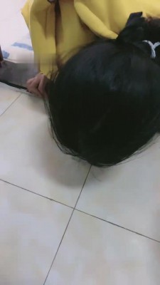 【网盘】【美离子】母狗舔脚能流一地口水 bf10533