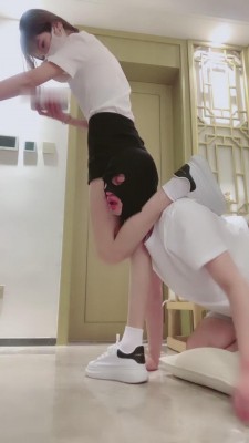 【网盘】【希希子】ol制服白袜调狗 bf10530