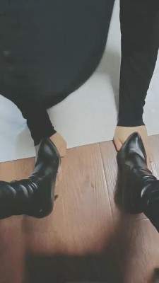 【网盘】【清语】晚上睡不着犯贱的骚货 bf10610