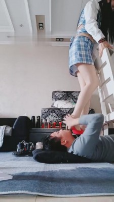 【网盘】【猫神大人】各种鞋踩踏/喝洗脚水【双视角版】 bf10678