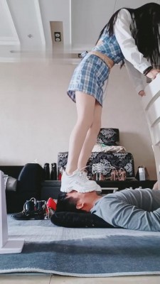 【网盘】【猫神大人】各种鞋踩踏/喝洗脚水【双视角版】 bf10678