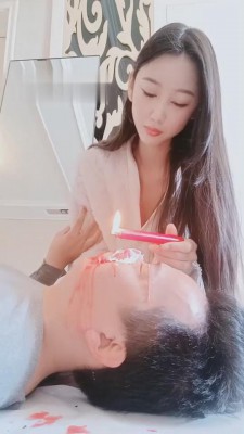 【网盘】【猫神大人】挑战吞黑丝/滴蜡窒息/口水滴眼球【双视角版】bf10668