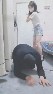 【网盘】【灵竹】皮带鞭打/踩脖子/耳光 bf10849