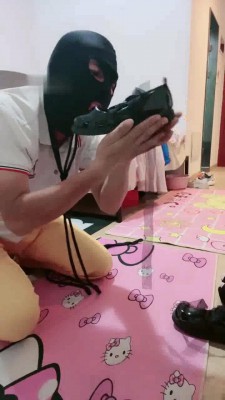 【网盘】【桃子老师】家奴清扫/脚踢/喝洗脚水 bf10940