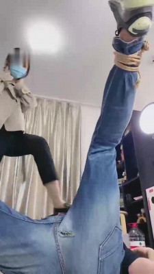 【网盘】【Q月】素人S吊绑重度踢踹 bf10985