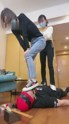 【网盘】【Q月】带素人闺蜜进圈首调狗 bf11020