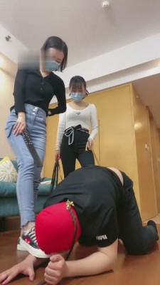 【网盘】【Q月】带素人闺蜜进圈首调狗 bf11020