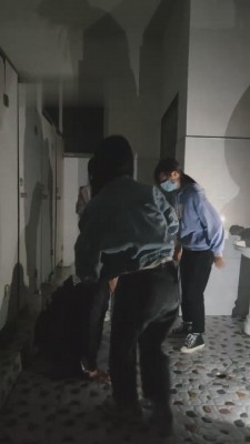 【网盘】【最抗揍M】群殴-精神小妹暴揍专场 bf11166