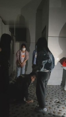 【网盘】【最抗揍M】群殴-精神小妹暴揍专场 bf11166