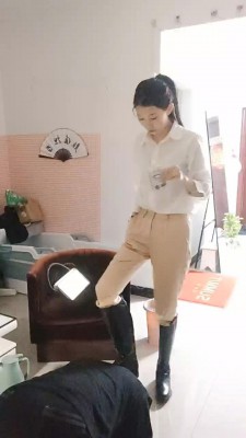 【网盘】【马靴大大】长鞭训奴-全体重踩踏/钻垮/舔脚 bf11181