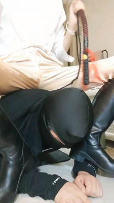 【网盘】【马靴大大】长鞭训奴-全体重踩踏/钻垮/舔脚 bf11181