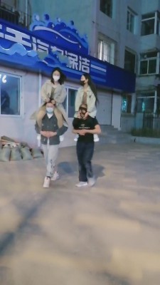 【网盘】【傲柔】精彩-超强3S户外遛狗/群殴【完整版】 bf11210