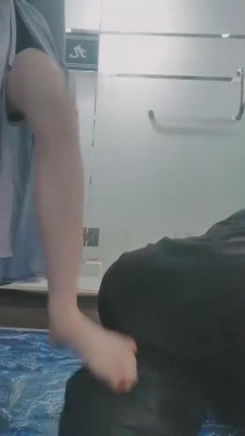 【网盘】【77s】叫公主起床挨揍 bf11424