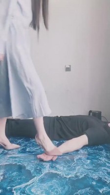 【网盘】【77s】叫公主起床挨揍 bf11424