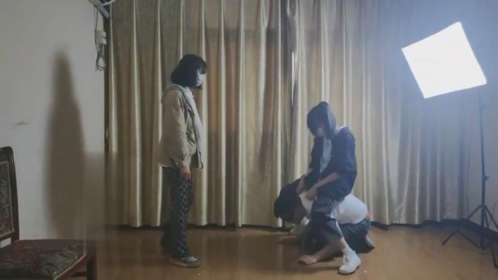 【网盘】【最抗揍M】素人学生群殴狗奴 bf11527