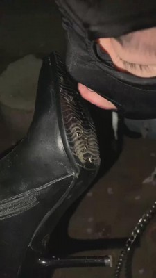 【网盘】【瑶sama】户外遛狗-浓痰/跪拜/耳光 bf11559