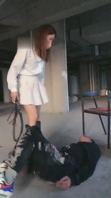 【网盘】【红杉】户外吊绑惩罚跟踪狂 bf11581