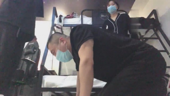 【网盘】【77s】学生主重度爆踹 bf11586