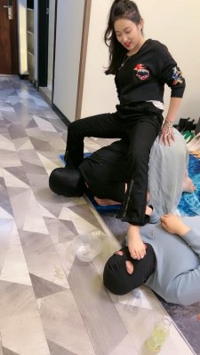 【网盘】【鑫儿教头】藤鞭狠抽/强制清理各种鞋子/闻臭脚/升水 bf11733