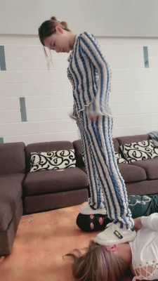 【网盘】【沈阳妮可】假期暴揍情侣狗 bf12034