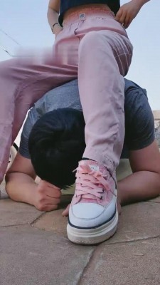 【网盘】【巴莉女王】假期户外溜贱狗 bf12005