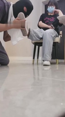 【网盘】【萝莉糖糖】带两素人闺蜜玩弄男朋友【双视角版】 bf14576