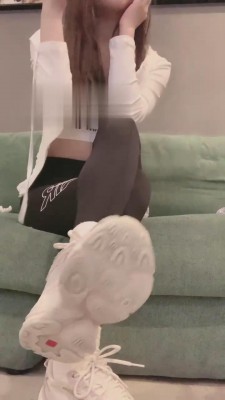 【网盘】【诗诗】双S运动鞋强制提档 bf15435