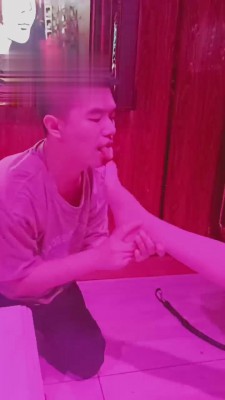 【网盘】【重庆男神】暗访ktv成功开发公主【下】 bf15480