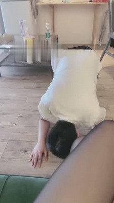 【网盘】【欣欣S】黑丝棉袜小白鞋玩畜生 bf15738