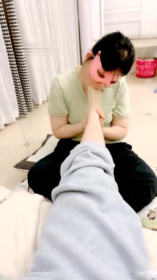 【网盘】【妆主】调教女奴舔脚 bf16419