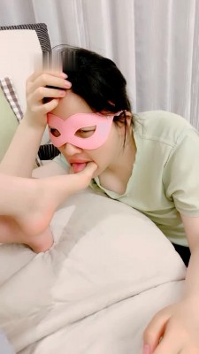 【网盘】【妆主】调教女奴舔脚 bf16419