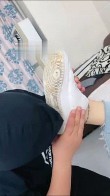 【网盘】【小祖宗】鞋底踩食物喂食专场 bf16643